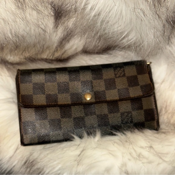 Louis Vuitton Handbags - Louis Vuitton Brown Checkered Wallet Pre-Loved💕
